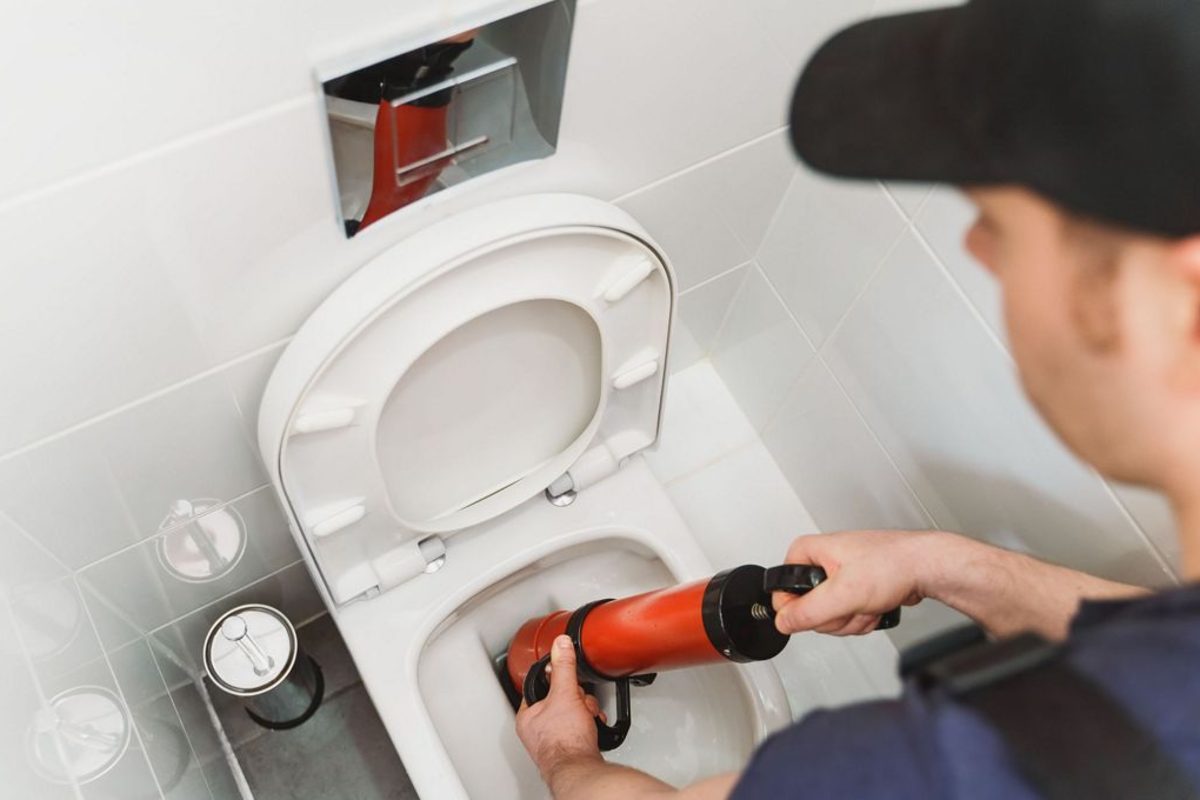 Débouchage de canalisation — Plombier Forest 1190